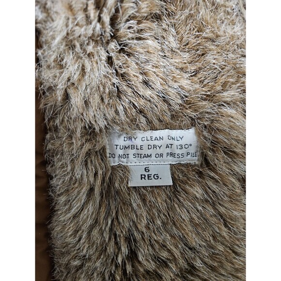London Fog Faux Fur Coat Size 6 Reg - Picture 4 of 8